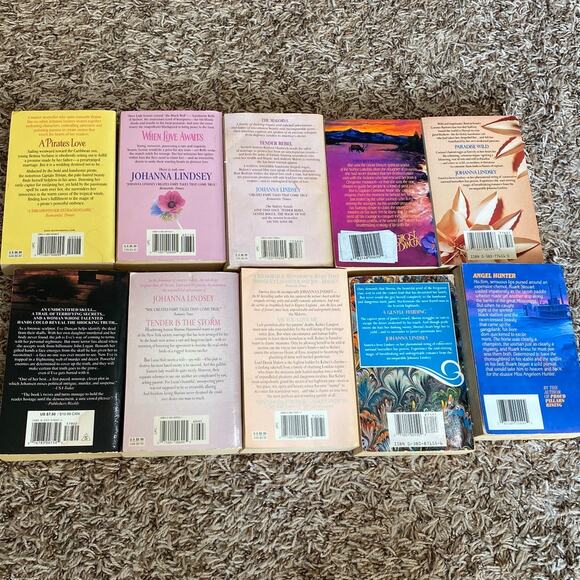 Romance & Misc Book Lot Bundle Of Ten Books Johanna Lindsey & Other - Picture 2 of 2